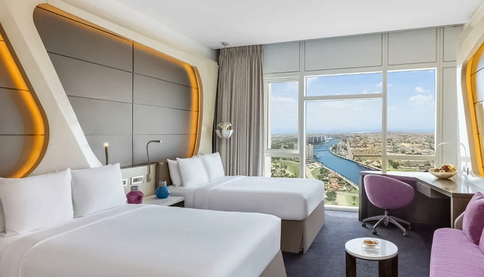 وی هتل دبی کیوریو کالکشن با هیلتون